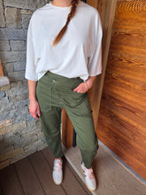 Charger l'image dans la galerie, BAGGY BOUTONNAGE DECALE PLEASE