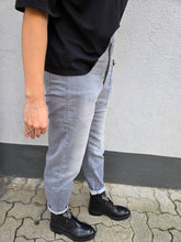 Charger l'image dans la galerie, BAGGY BOUTONNAGE DECALE PLEASE