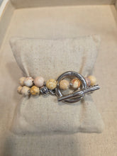 Charger l&#39;image dans la galerie, BRACELET NUDE HOWLITE
