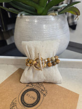 Charger l'image dans la galerie, BRACELET NUDE HOWLITE
