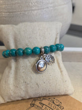 Charger l'image dans la galerie, BRACELET HOWLITE VERTE FONCÉ
