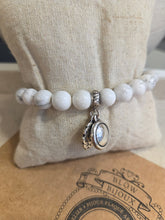 Charger l'image dans la galerie, BRACELET HOWLITE BLANC
