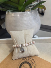 Charger l'image dans la galerie, BRACELET HOWLITE BEIGE
