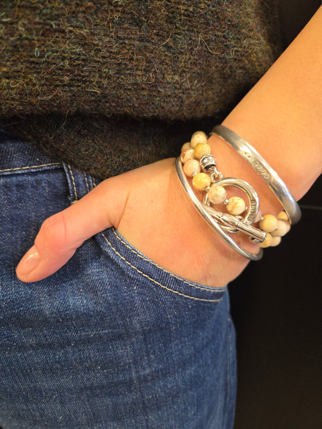 BRACELET NUDE HOWLITE